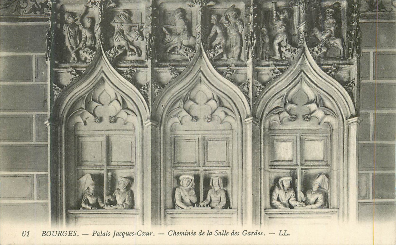 CPA Bourges Palais Jacques Coeur Cheminee de la Salle Des Gardes