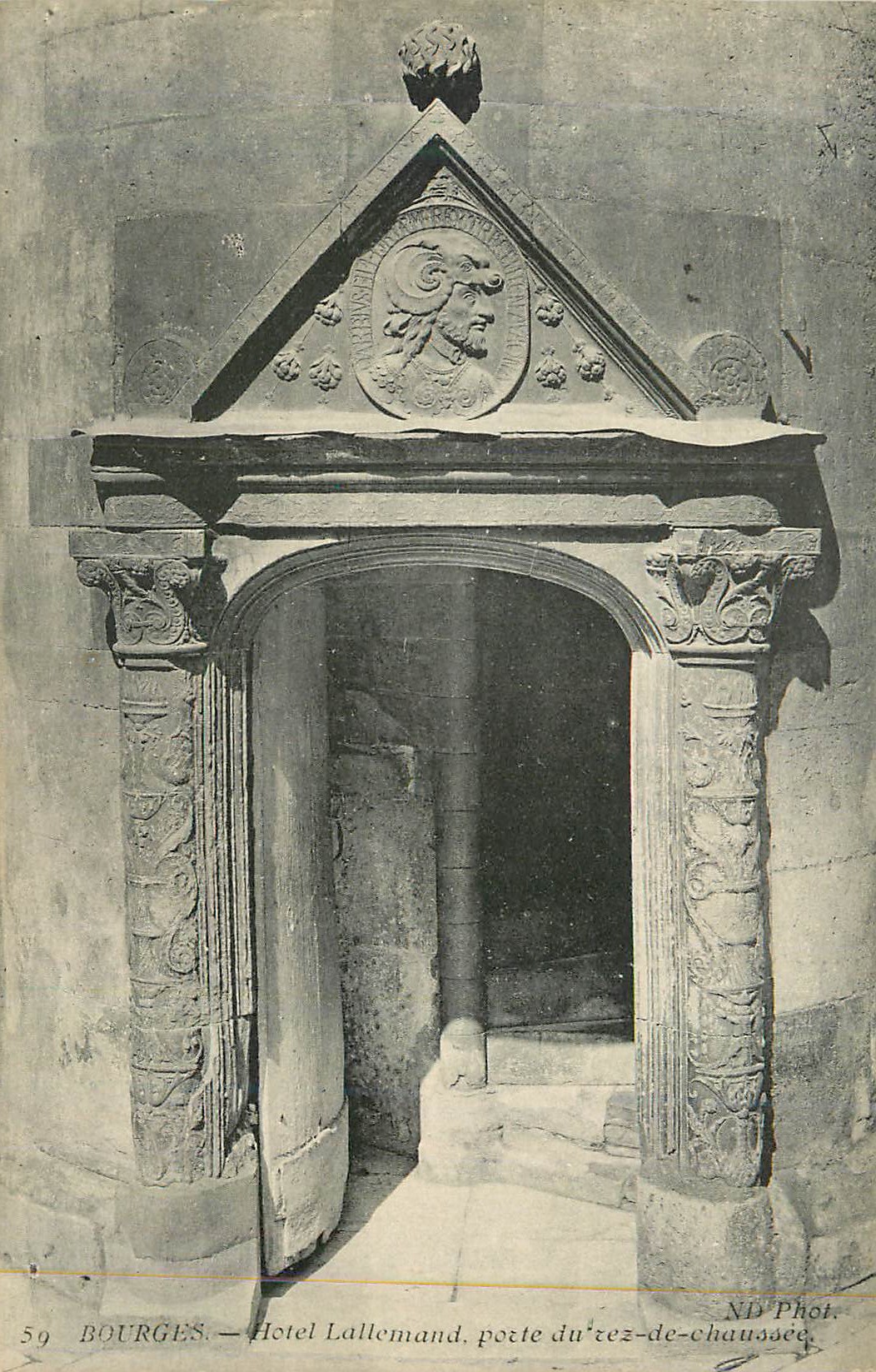 CPA Bourges Hotel Lallemand Porte du Rez de Chaussee