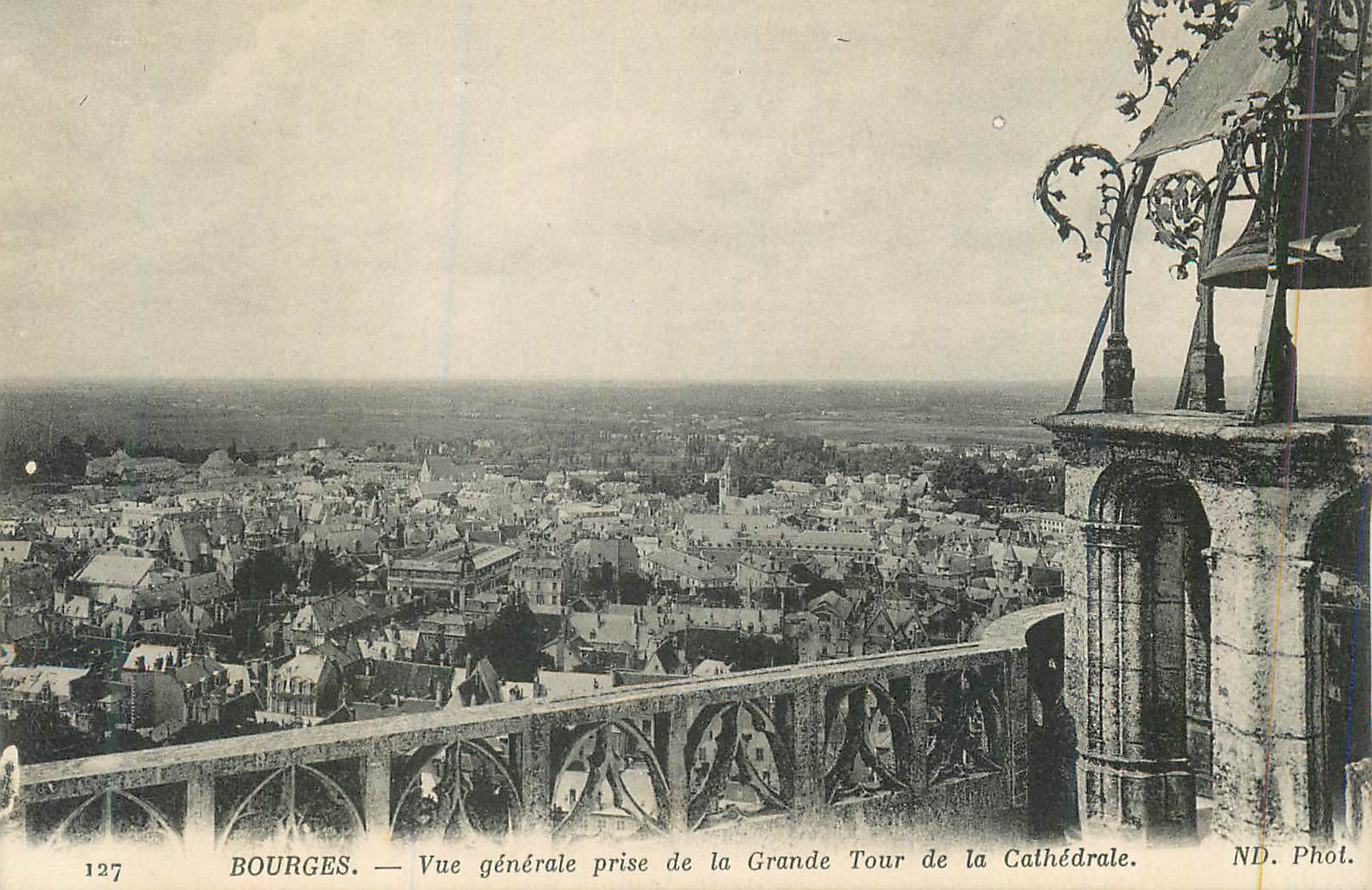 CPA Bourges Vue Generale Prise de la Grande Tour de la Cathedrale