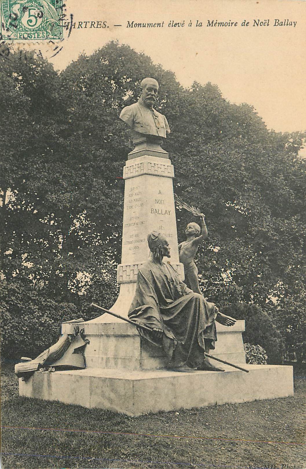 CPA Chartres Monument Eleve a la Memoire de Noel Ballay