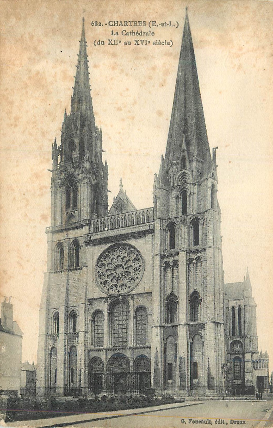 CPA Chartres (E et L) La Cathedrale (du XIIe au XVIe Siecle)
