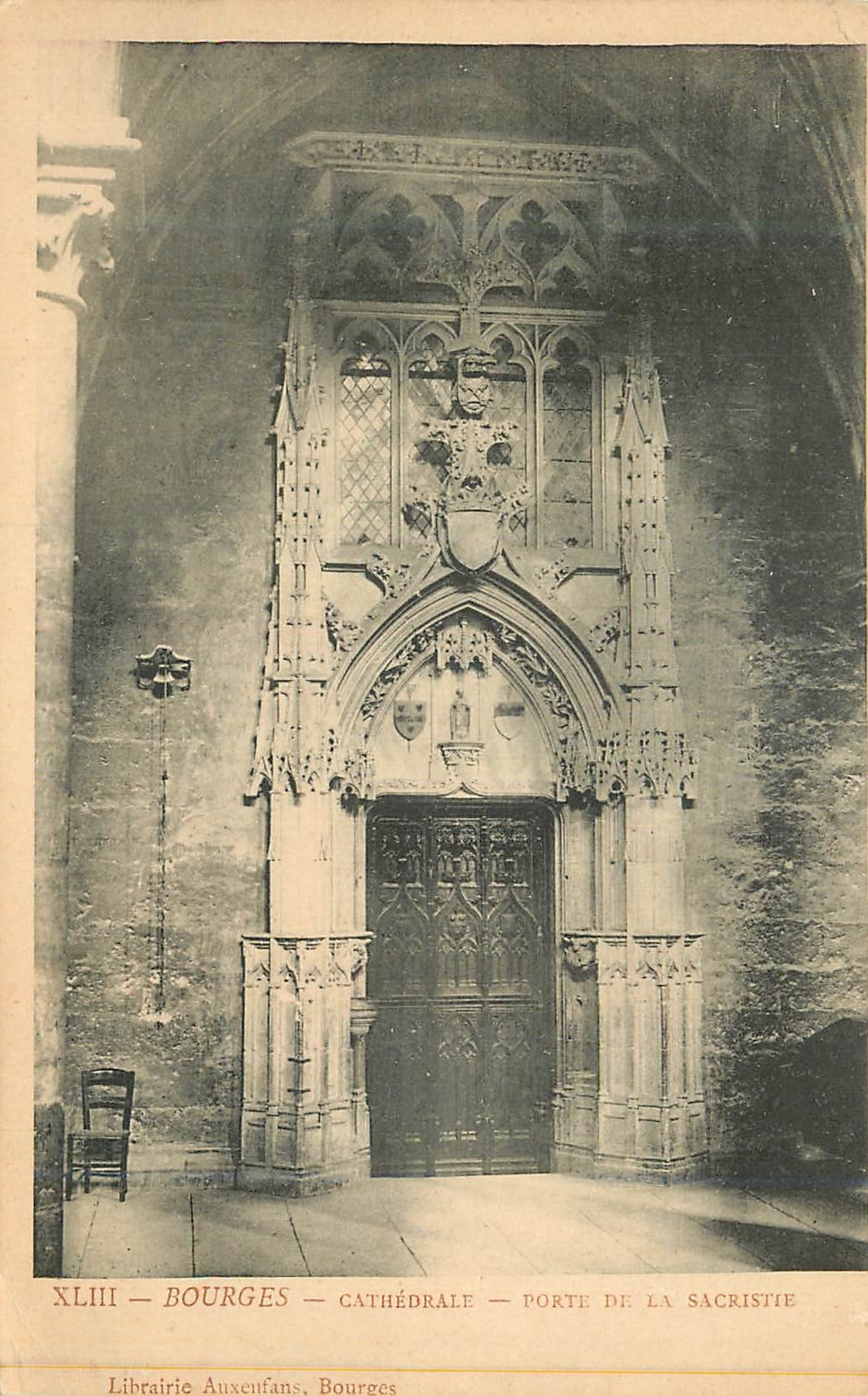 CPA Bourges Cathedrale Porte de la Sacristie