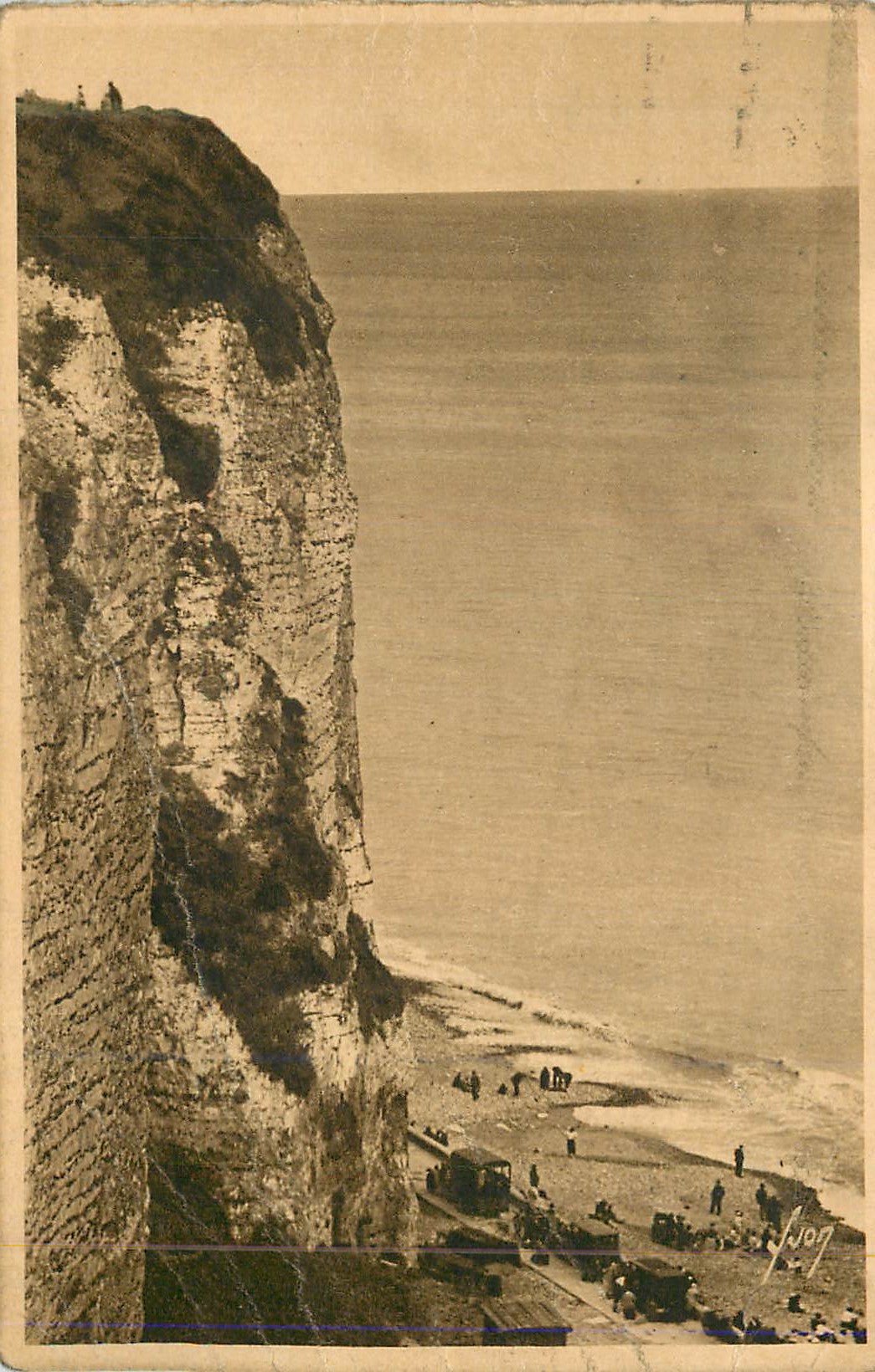 CPA Dieppe (Seine Inferieur) Les Falaises