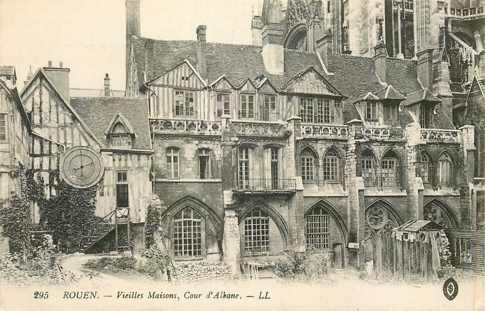 CPA Rouen Vieilles Maisons Cour d'Albane