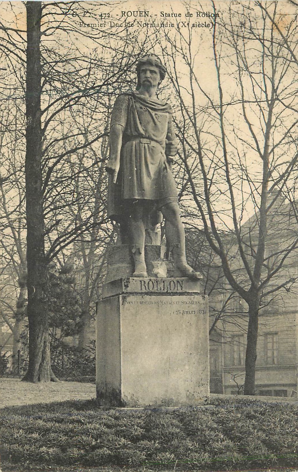 CPA Rouen Statue de Rollon Premier Duc de Normandie