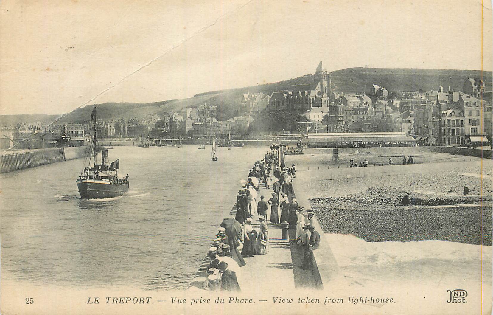 CPA Le Treport Vue Prise du Phare Bateau
