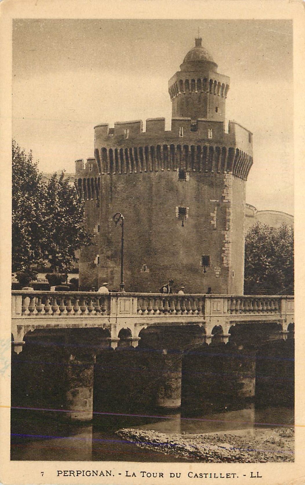 CPA Perpignan La Tour du Castillet