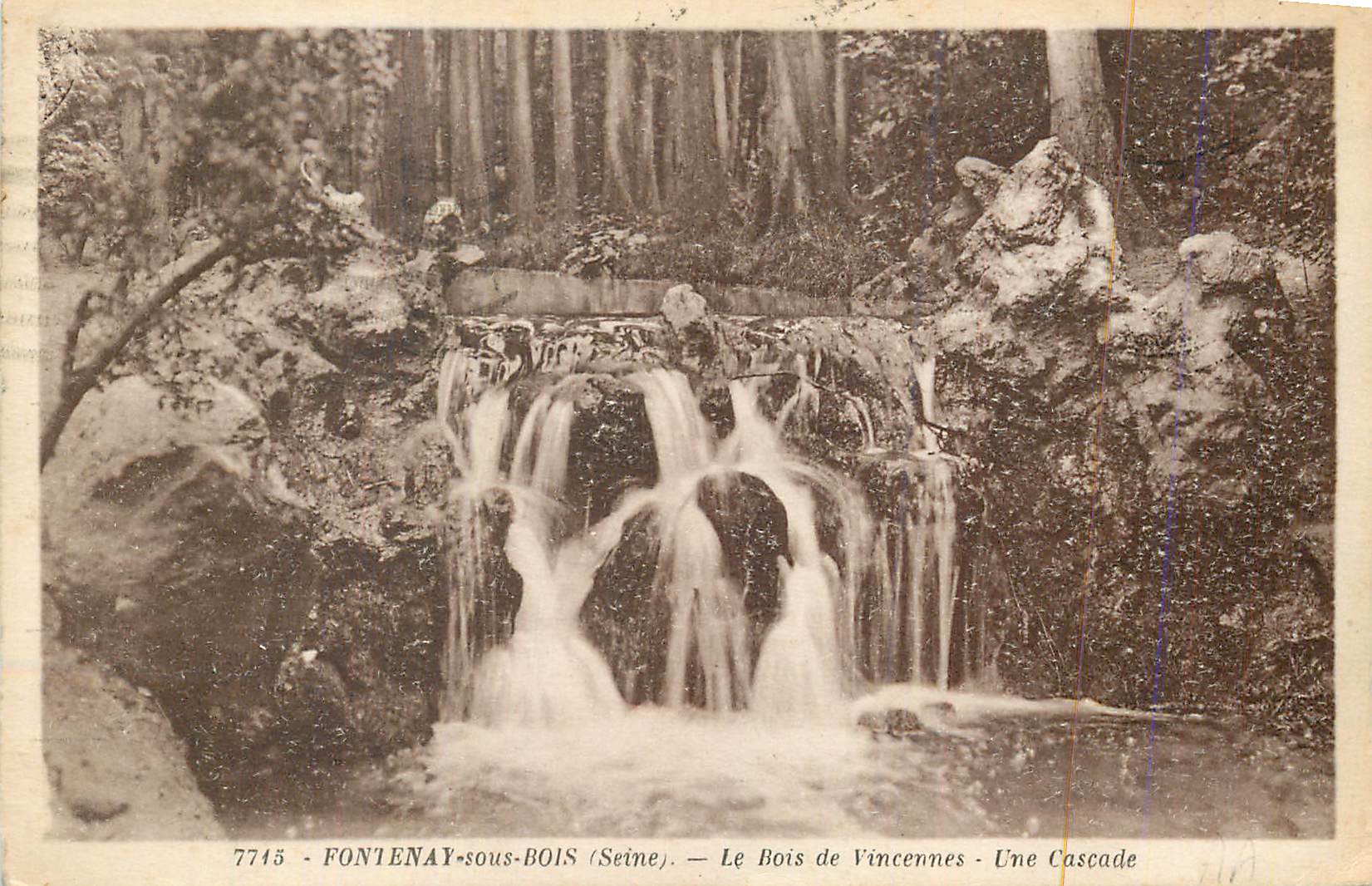 CPA Fontenay sous Bois (Seine) Le Bois de Vincennes Une Cascade