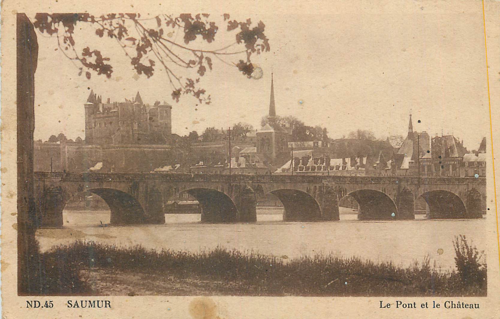 CPA Saumur Le Pont et Le Chateau