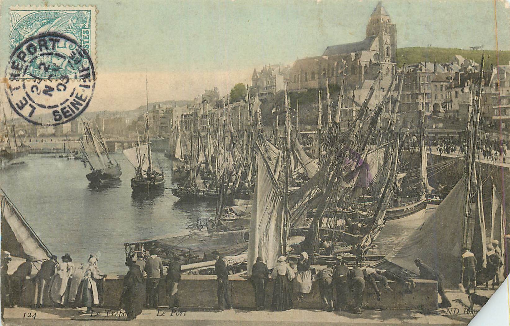 CPA Le Treport Le Port Bateaux de peche