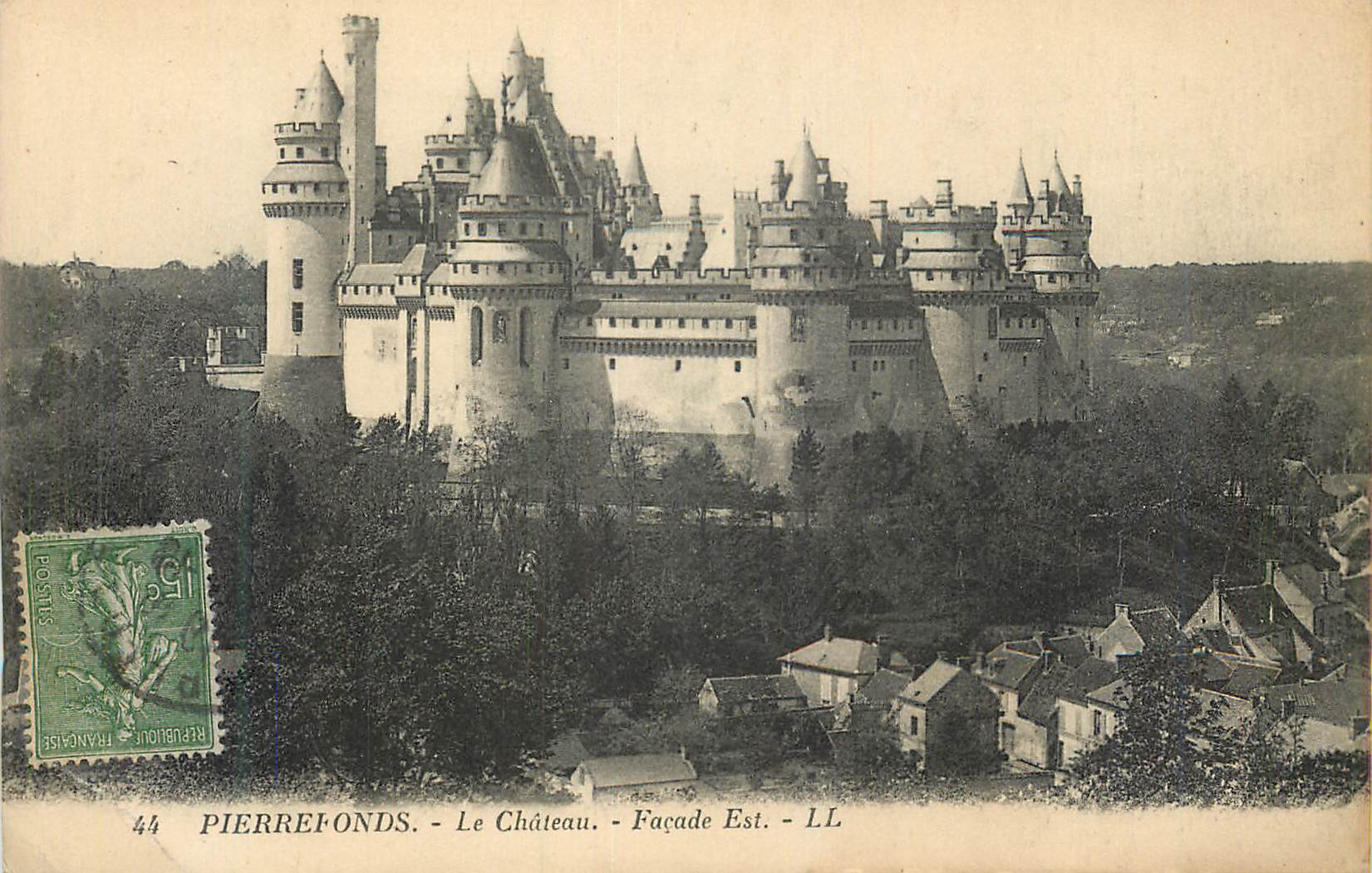 CPA Pierrefonds Le Chateau Facade Est