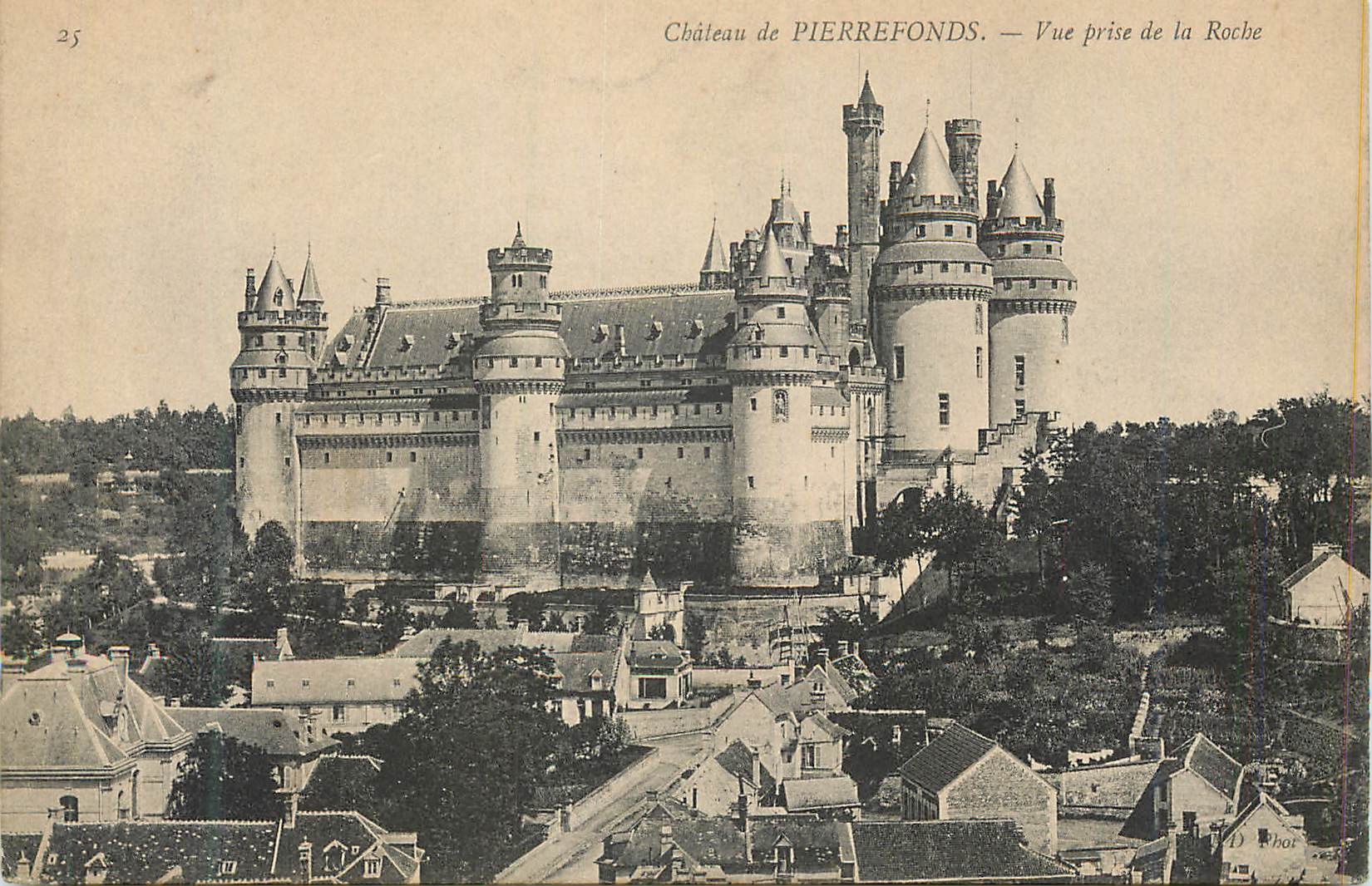 Schloss PIERREFONDS — Ansicht vom Felsen — D'bar