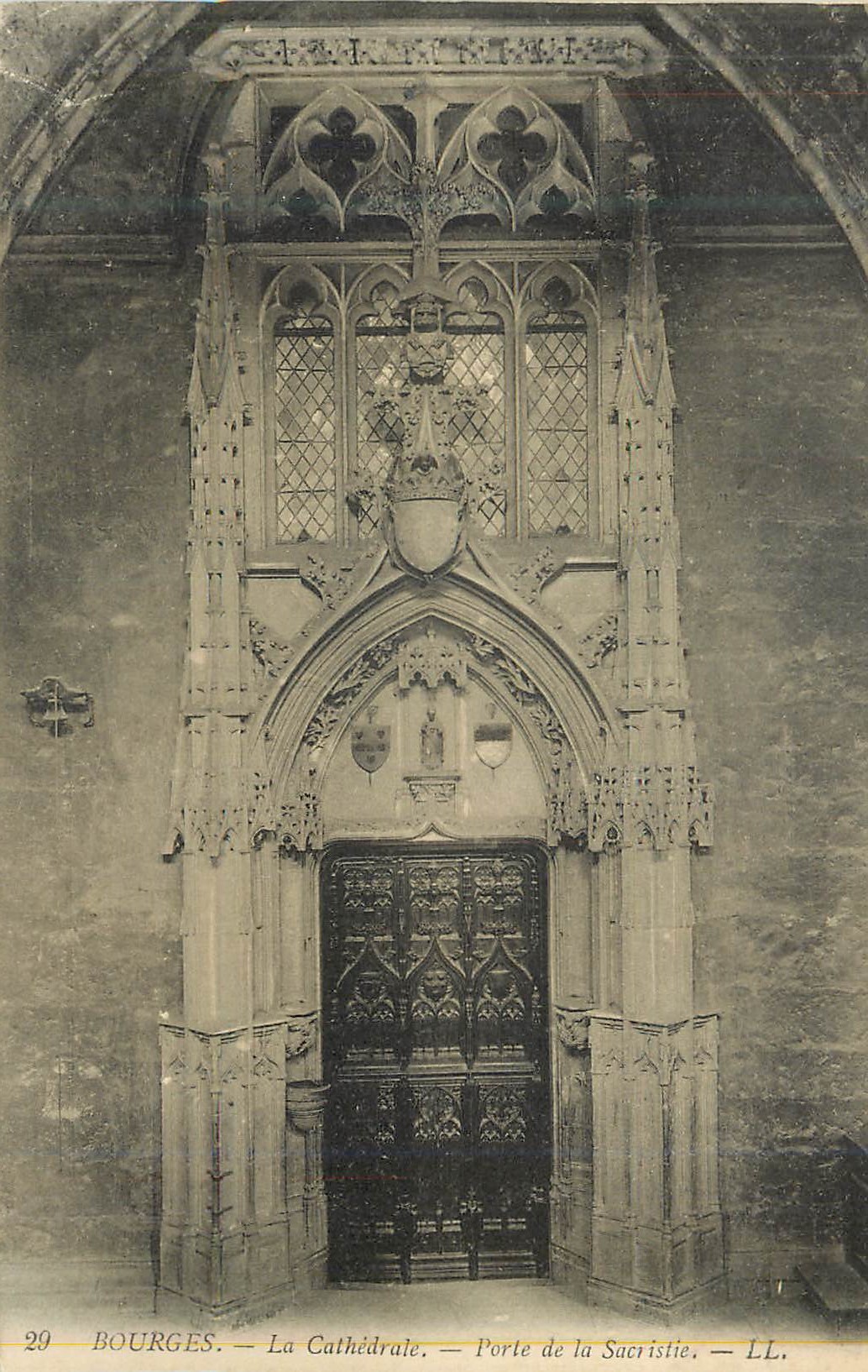 CPA Bourges La Cathedrale Porte de la Sacristie