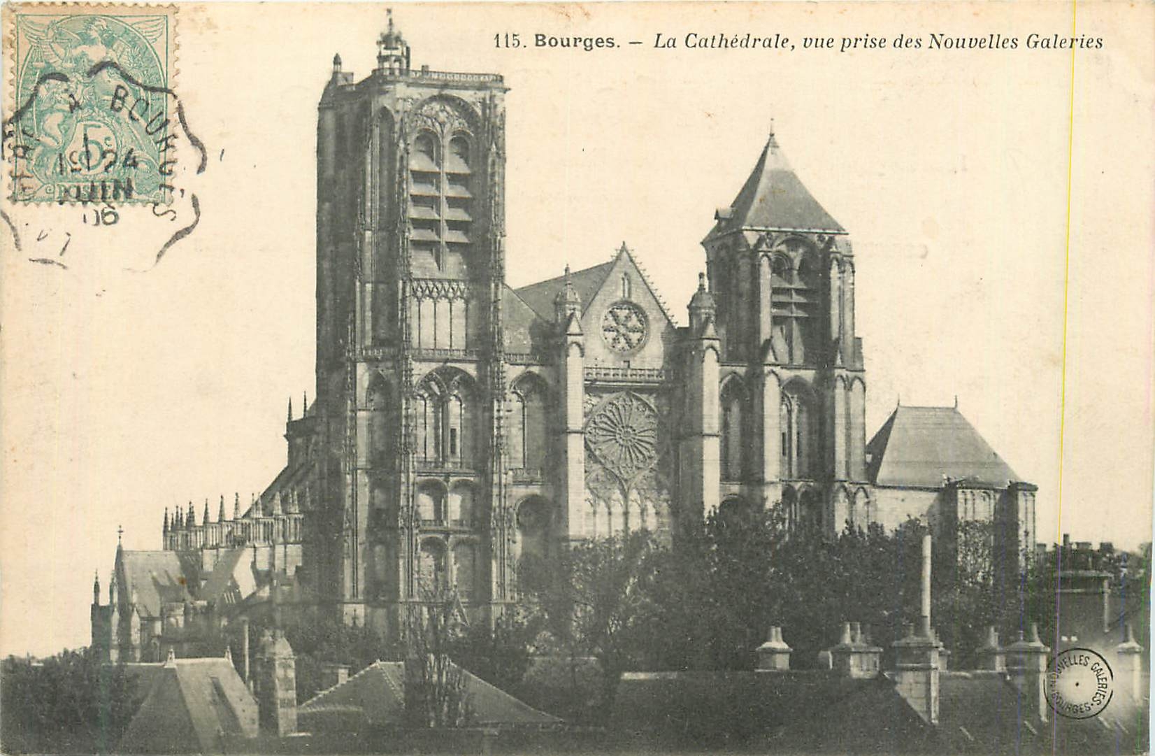 CPA Bourges La Cathedrale Vue Prise des Nouvelles Galeries