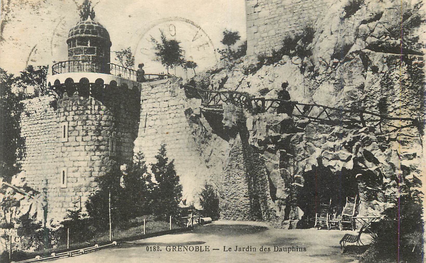 CPA Grenoble le Jardin des Dauphins