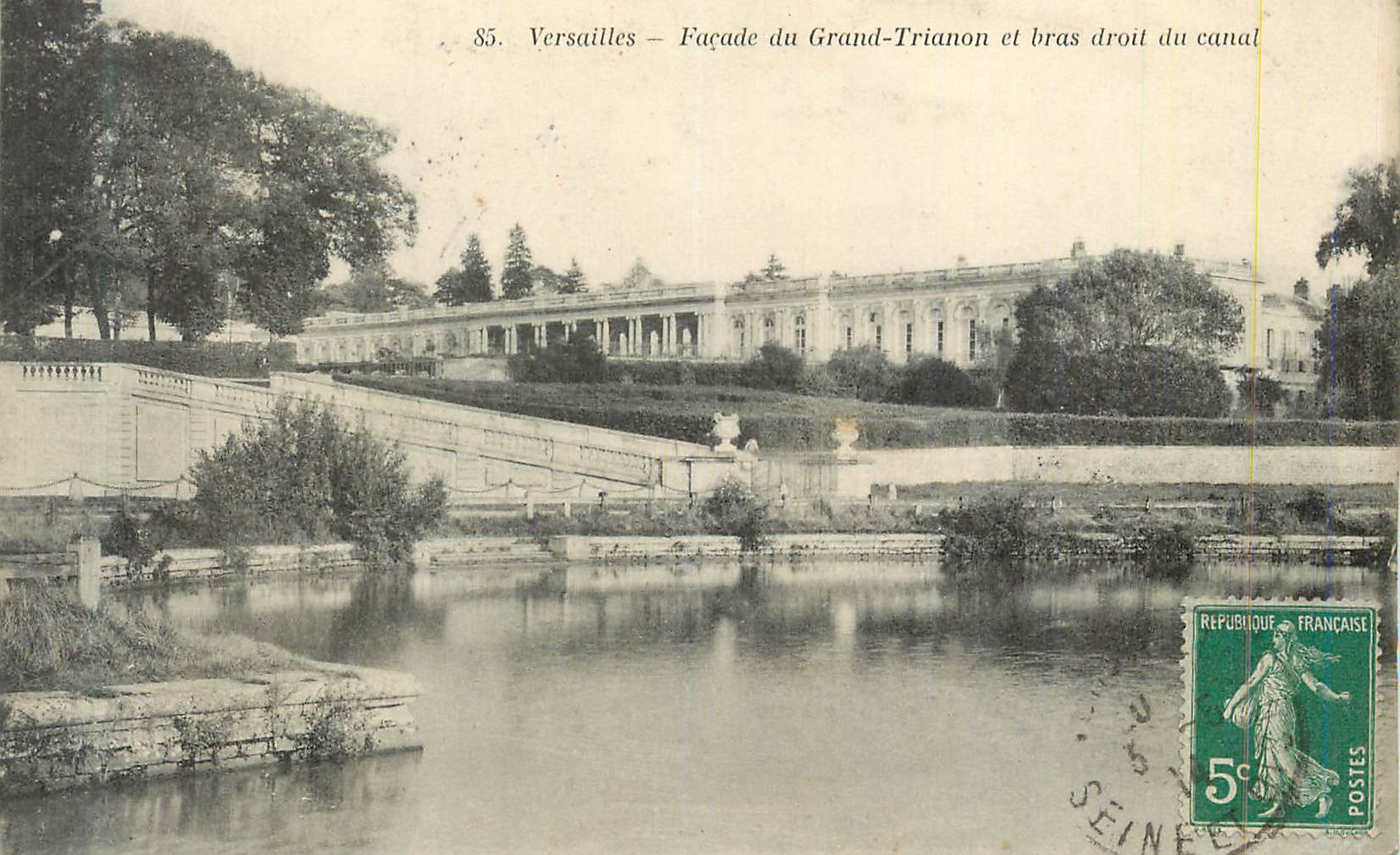 Versailles — Façade du Grand-Trianon et bras droit du canal — Éditeur EDIA, n°85