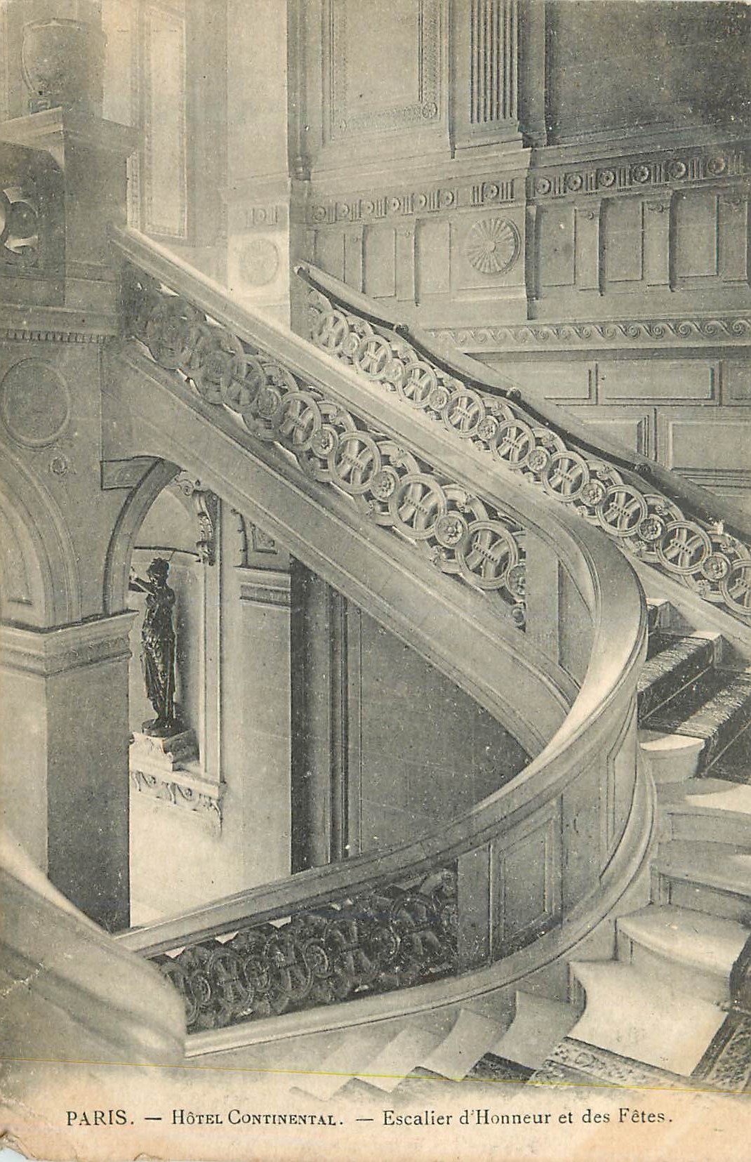 CPA Paris Hotel Continental Escalier d'Honneur et des Fetes