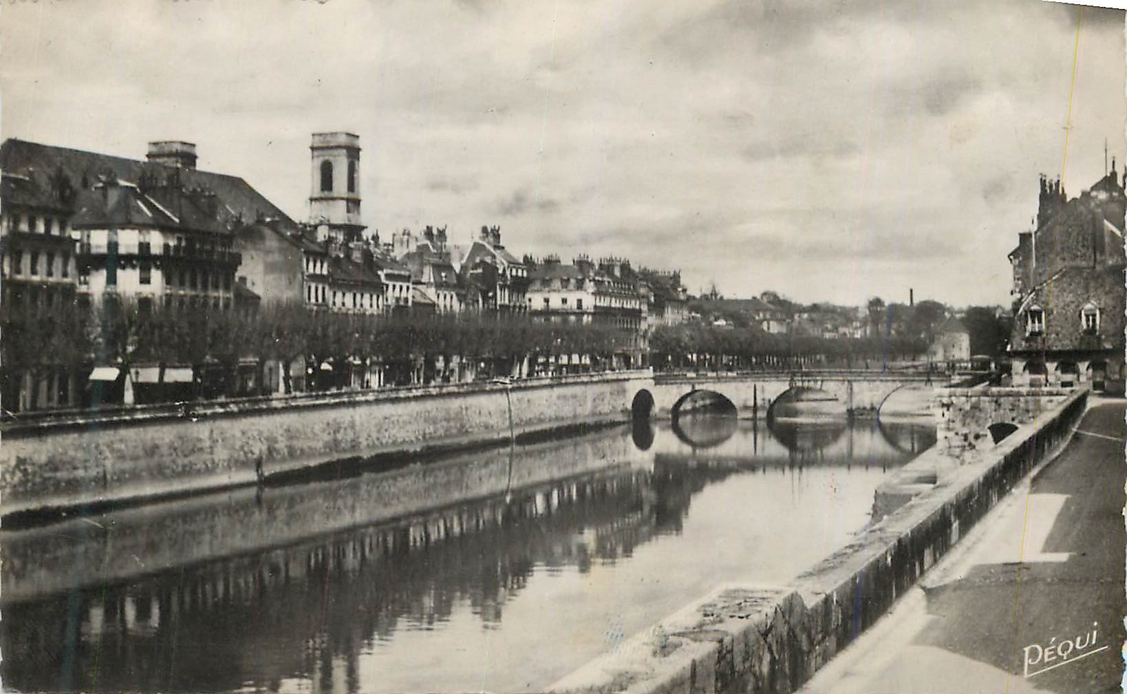 CPM Besancon les Bains (Doubs) les Quais Pont Battant la Madeleine