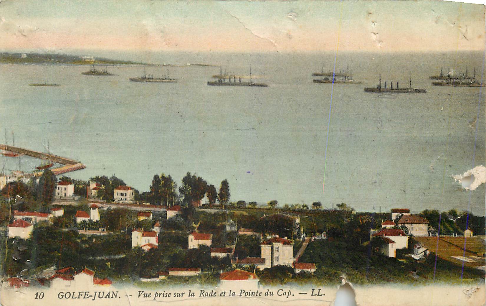 CPA Golfe Juan Vue prise sur la Rade et la Pointe du Cap