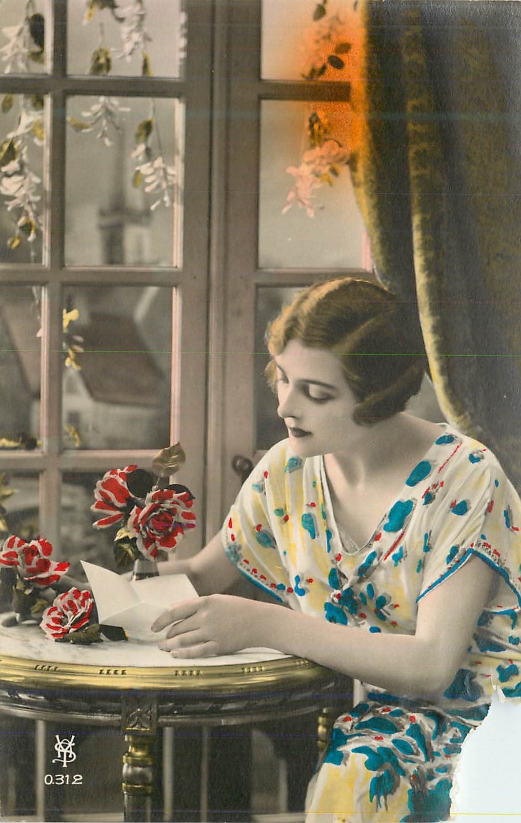 Femme lisant une lettre — intérieur — éditeur S. B. n° 0312
