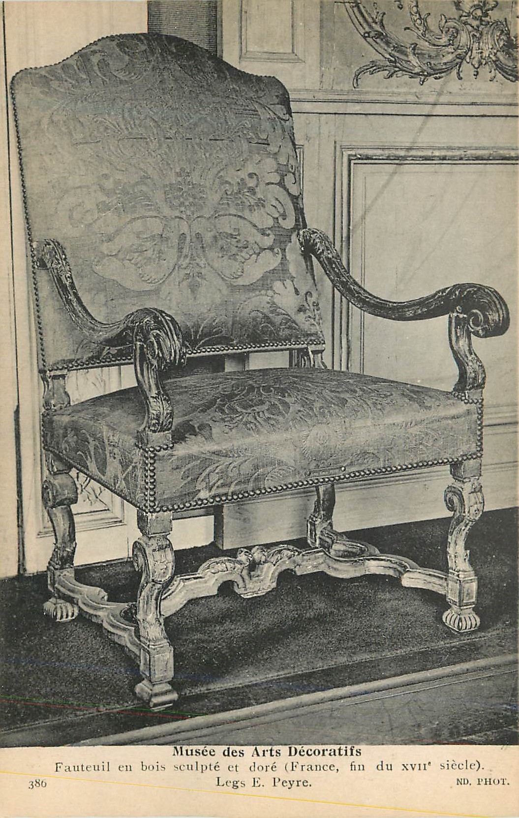 Sedia in legno scolpito e dorato — Museo delle Arti Decorative — n° 386