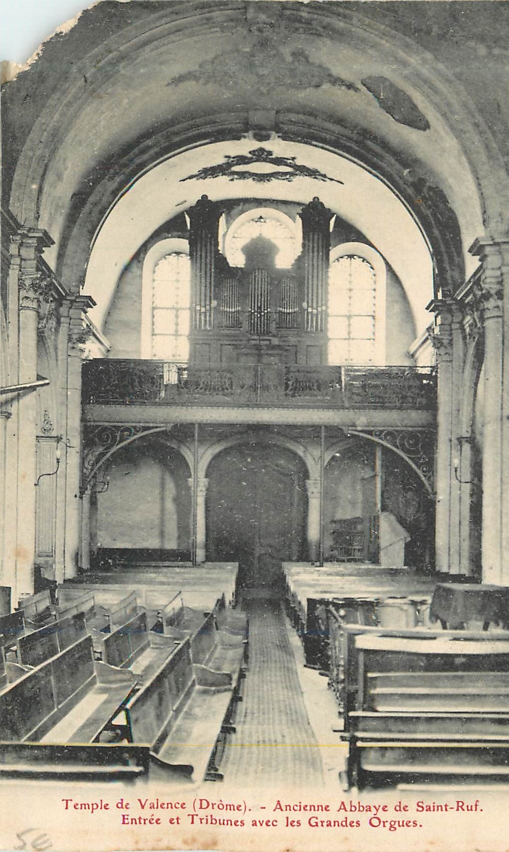 Templo de Valence (Drôme) — Antigua Abadía de San Ruf — Entrada y Tribunas con los Grandes Órganos