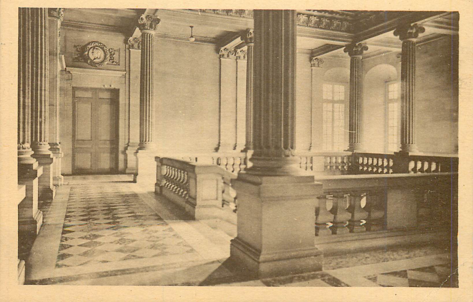 CPA Chateau de Franconville a Saint Martin du Tertre (Seine et Oise) Le Peristyle