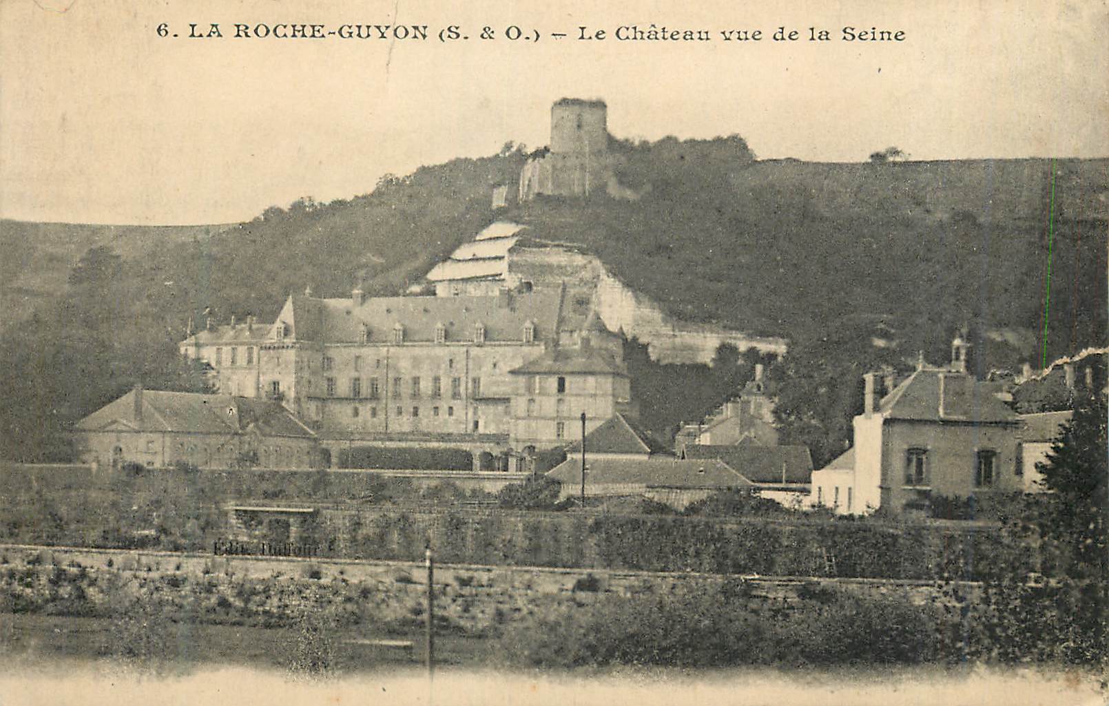 CPA la Roche Guyon (S et O) Le Chateau Vue de la Seine