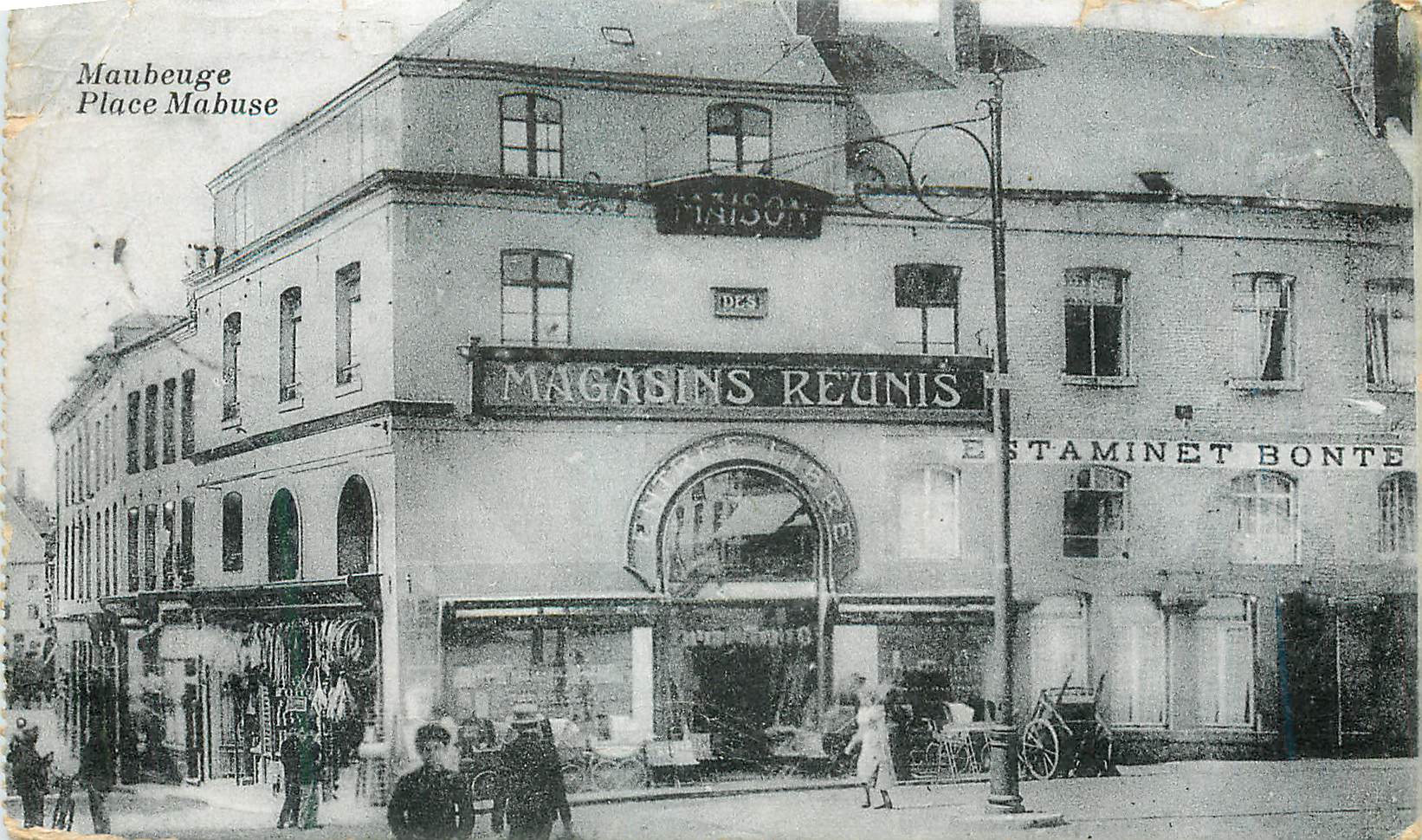 CPA Maubeuge Place Mabuse Magasins Reunis