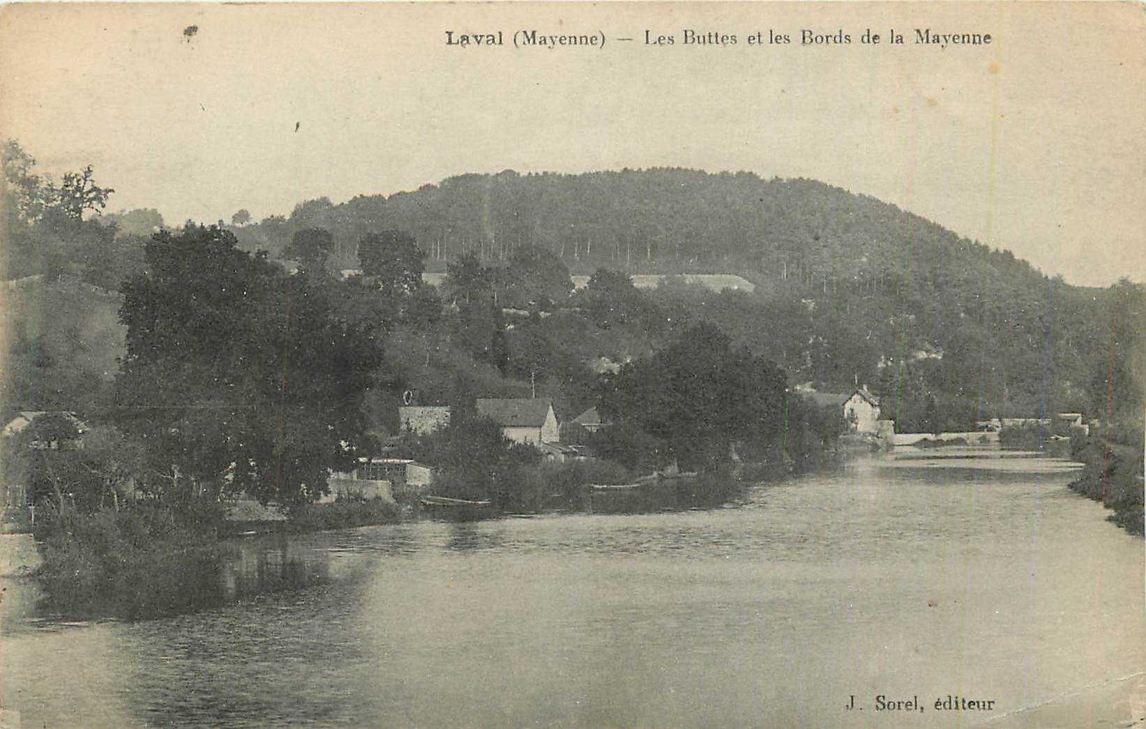 CPA Laval (Mayenne) Les Buttes et les Bords de la Mayenne