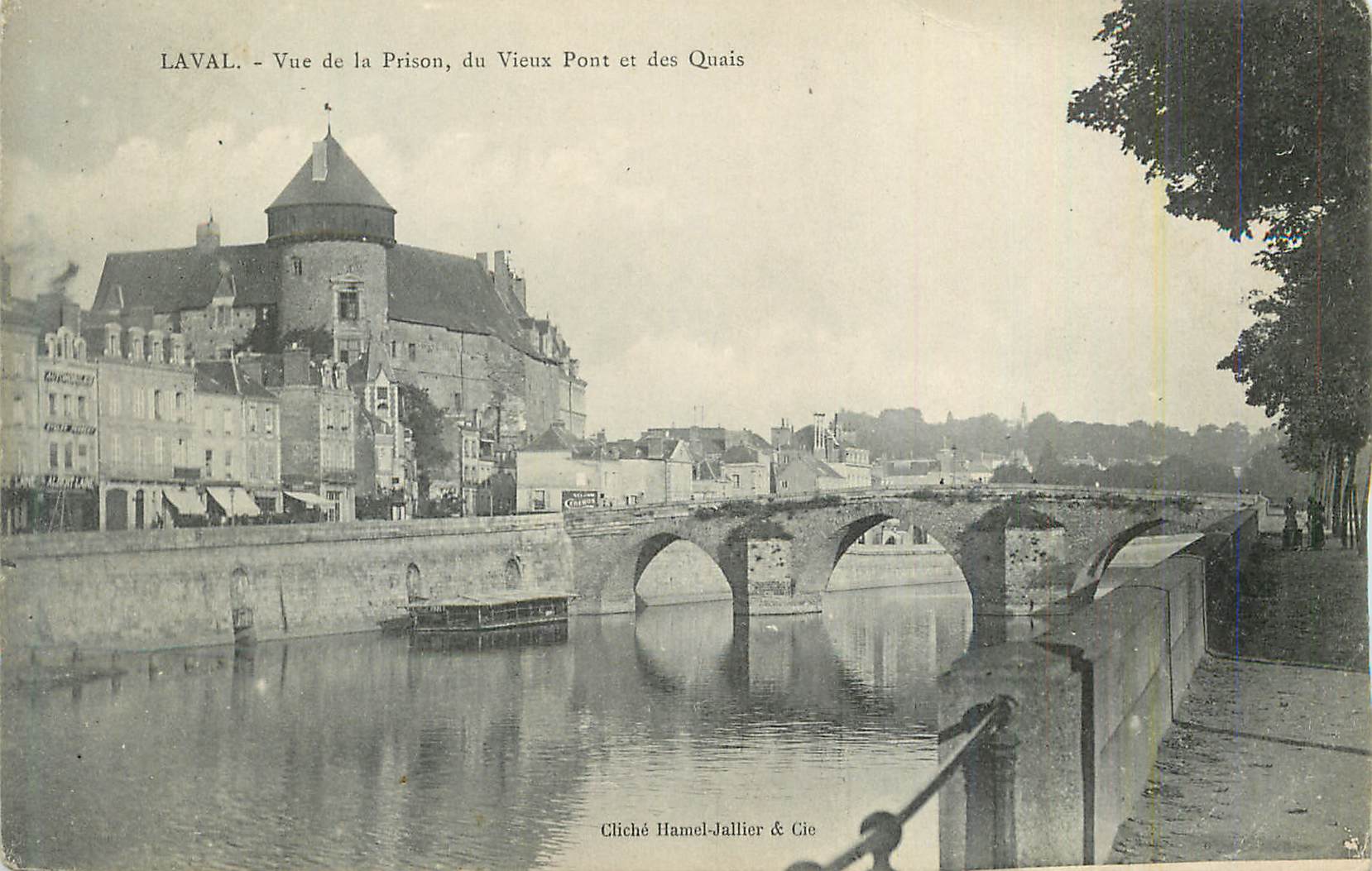 CPA Laval Vue de la Prison du Vieux Pont et des Quais