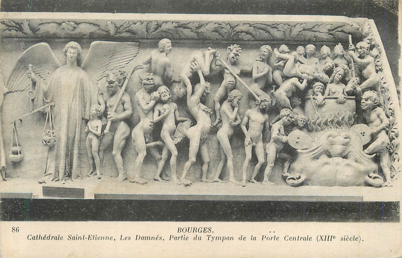 CPA Bourges Cathedrale Saint Etienne Les Damnies Partie du Tympan de la Porte Centrale (XIIIe Siecle)