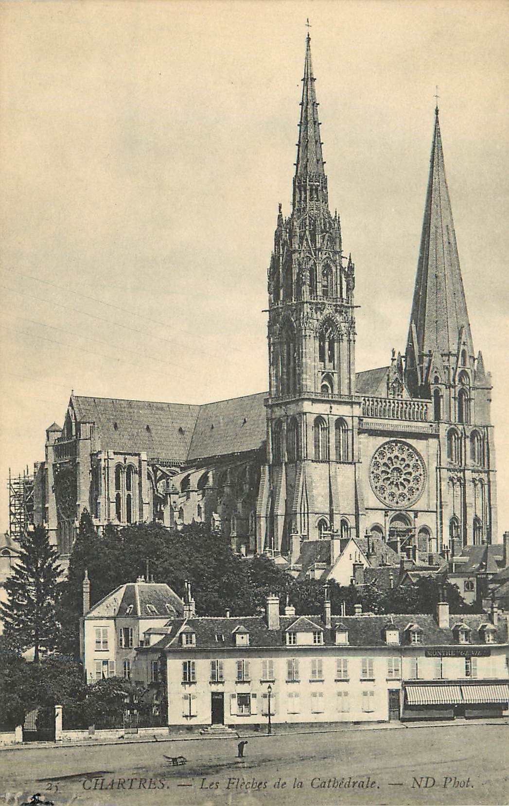 CPA Chartres Les Fleches de la Cathedrale