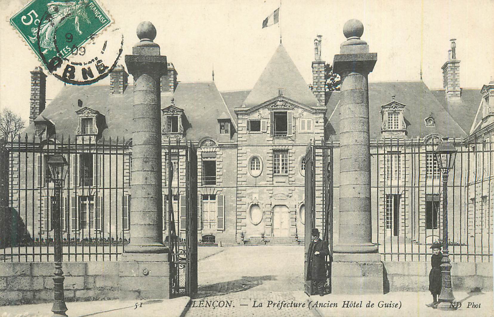 CPA Alencon La Prefecture (Encien Hotel de Guise)