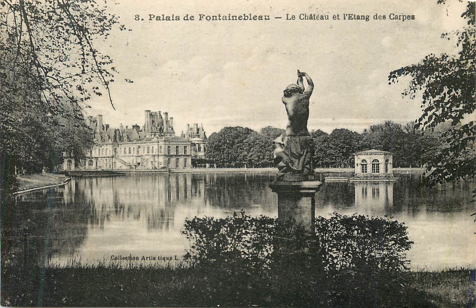 Schloss Fontainebleau — Das Schloss und der Karpfenteich — Collection Artis tique L