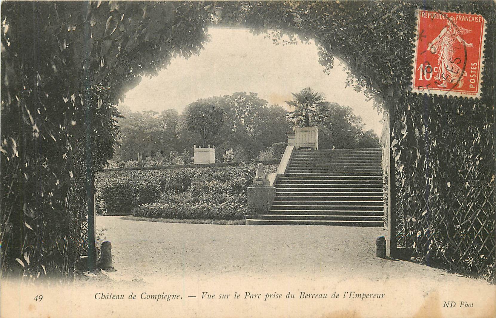 CPA Chateau de Compiegne Vue sur le Parc Prise du Berceau de l'Empereur