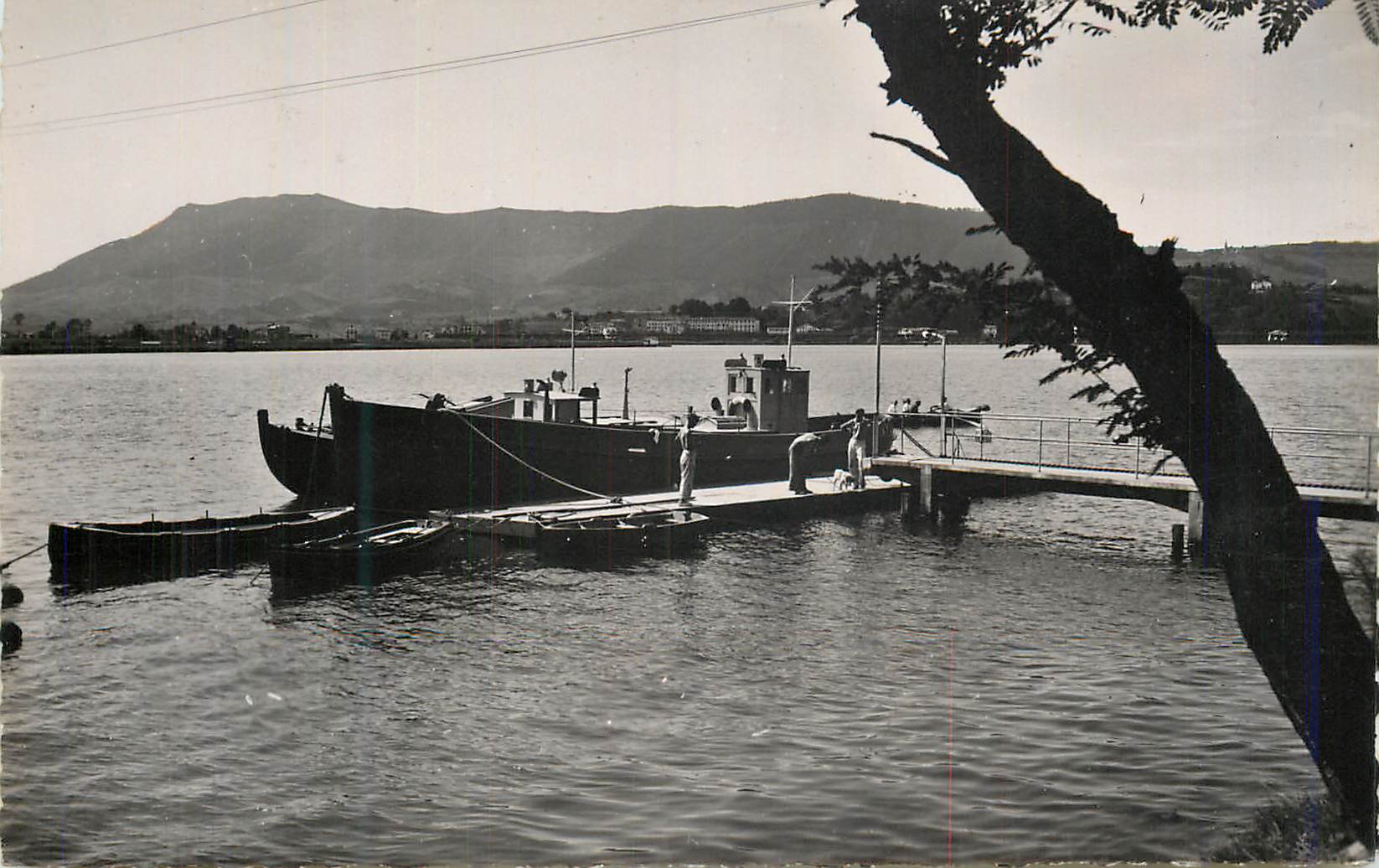Hendaye - Base Navale de la Bidassoa et le Mont Jaizquibel (Espagne) — E.C. Paris, n°1302