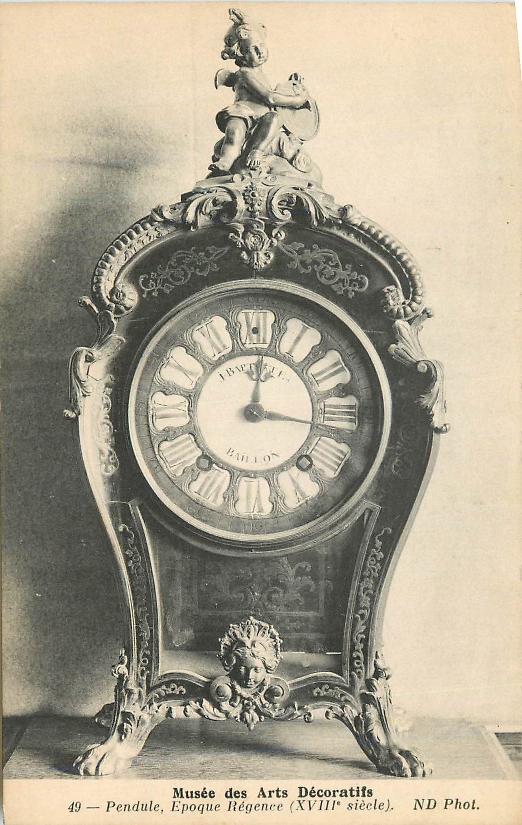 CPA Musee des Arts Decoratifs Pendule Epoque Regnece ( XVIIIe Siecle)