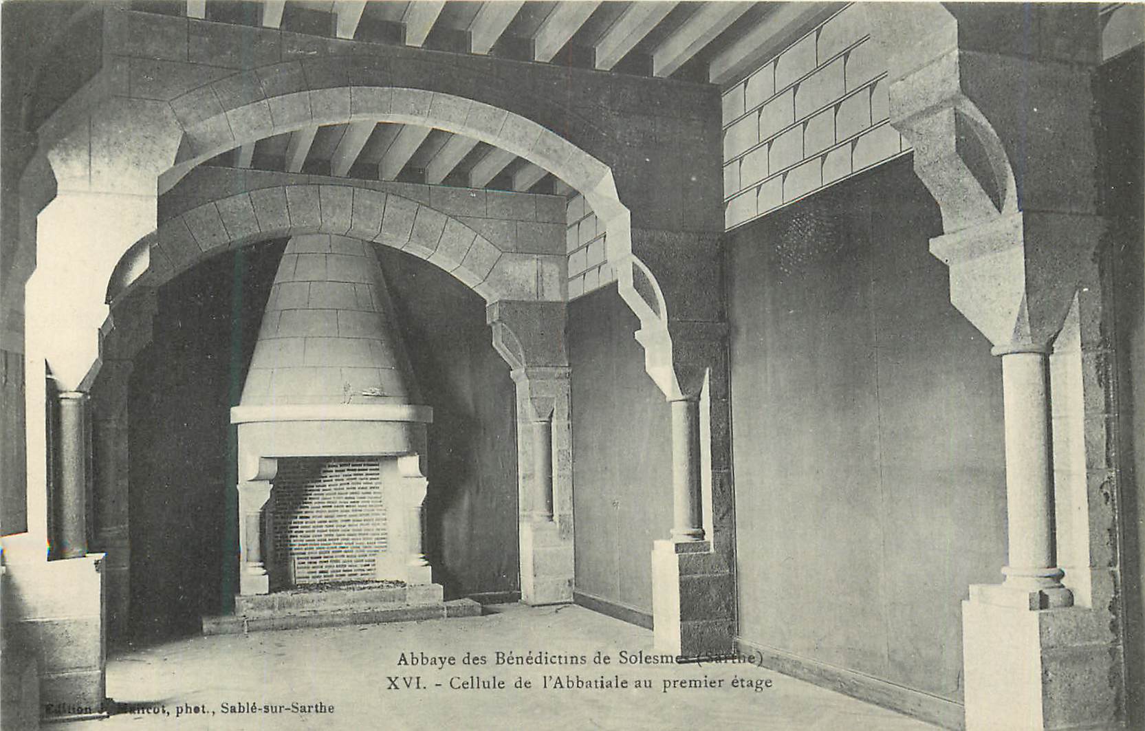 CPA Abbaye des Benedictins de Solesmes (Sarthe) XVI Cellule de l'Abbatiale au Premier Etage