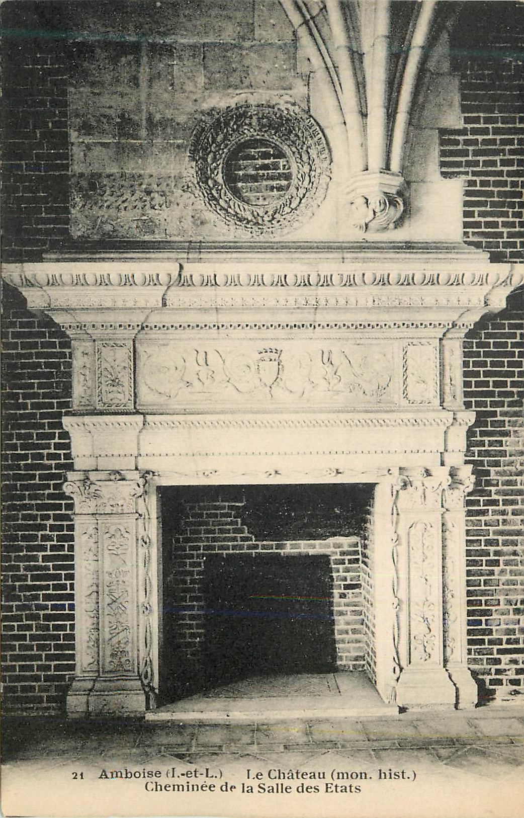 CPA Amboise (I et L) Le Chateau (Mon Hist) Cheminee de la Salle de Etats