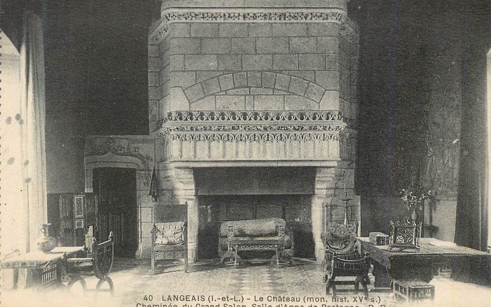 CPA Langeais (I et L) Le Chateau (Mon His XVe S) Cheminee du Grand Salon