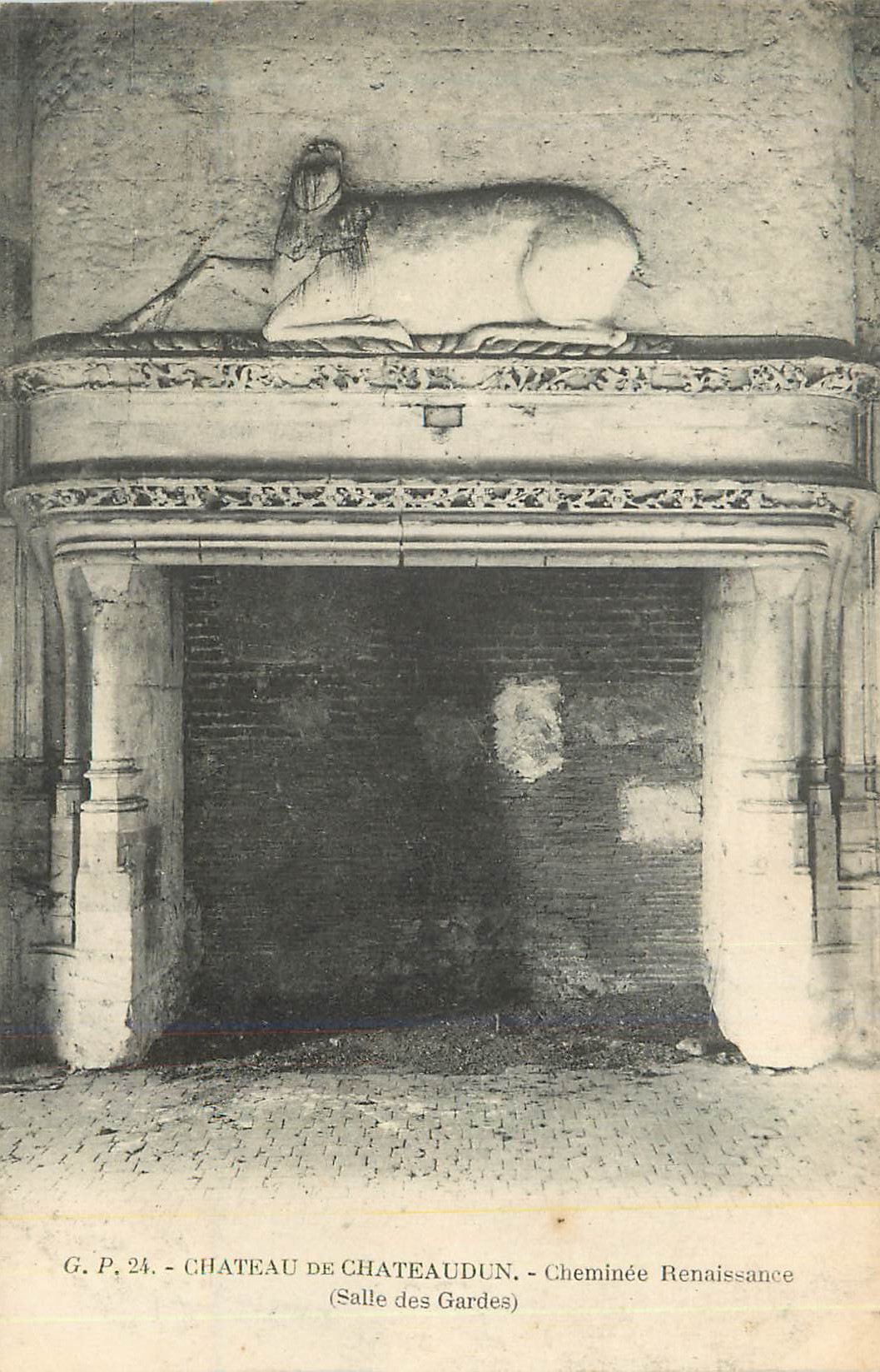CPA Chateau de Chateaudun Cheminee Renaissance (Salle des Gardes)