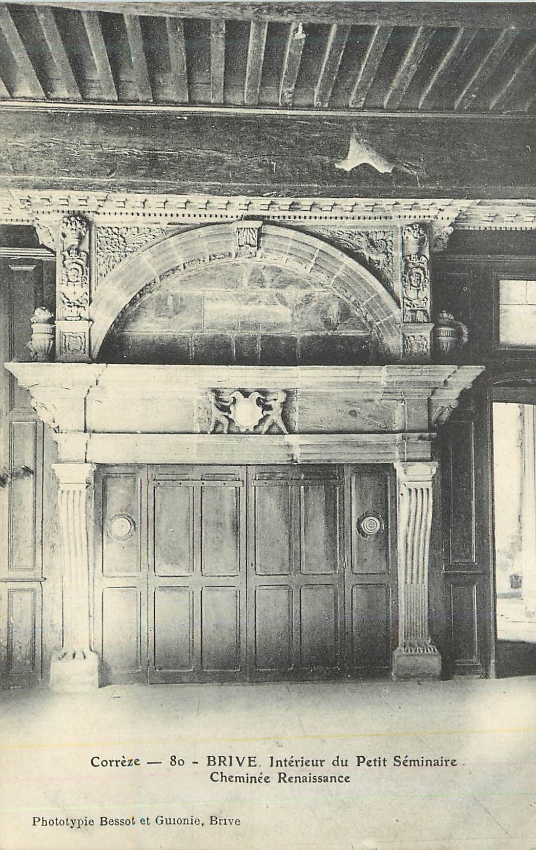 CPA Correze 80 Brive Interieur du Petit Seminaire Cheminee Renaissance