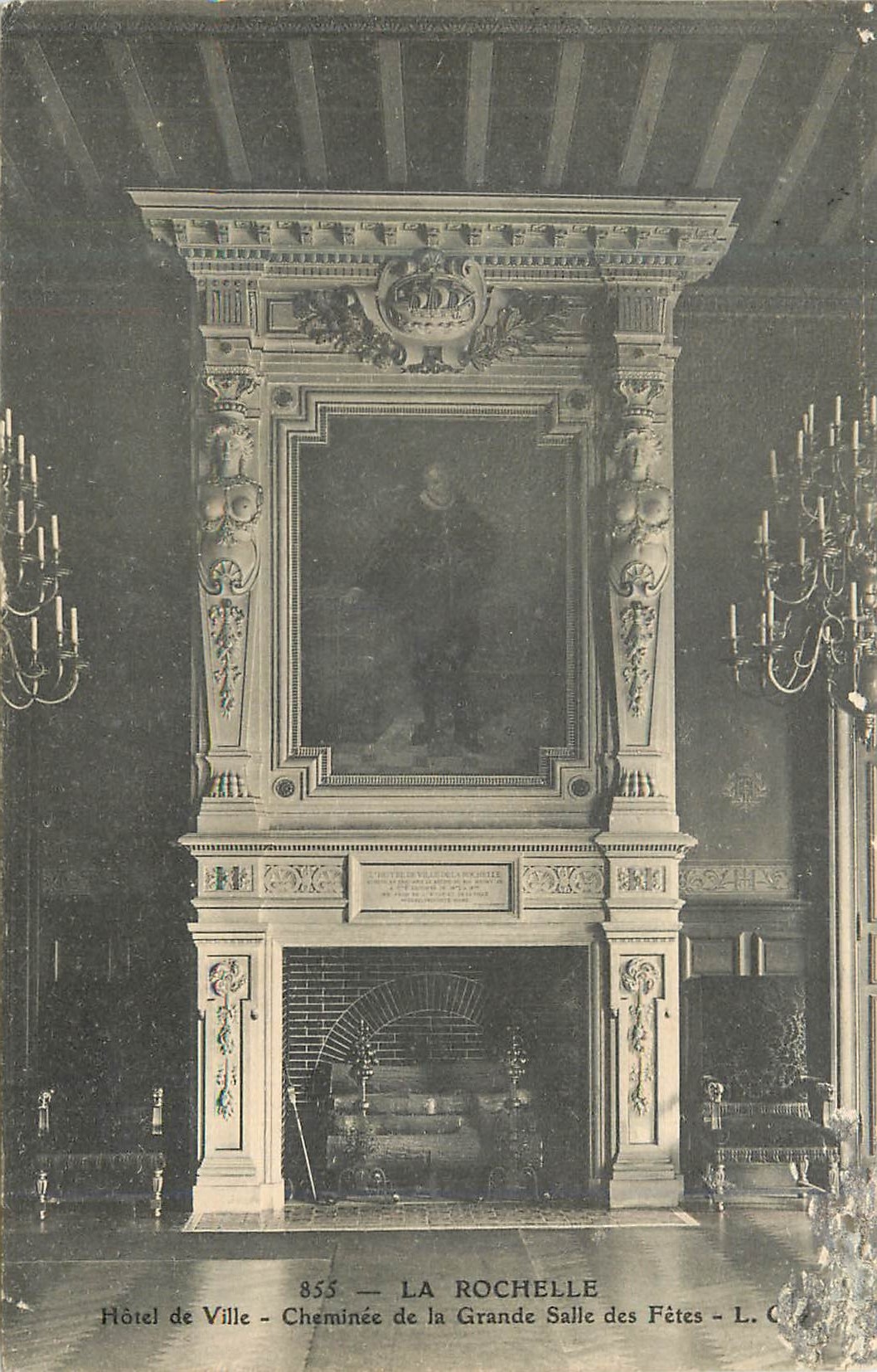 CPA La Rochelle Hotel de Ville Cheminee de la Grande Salle des Fetes