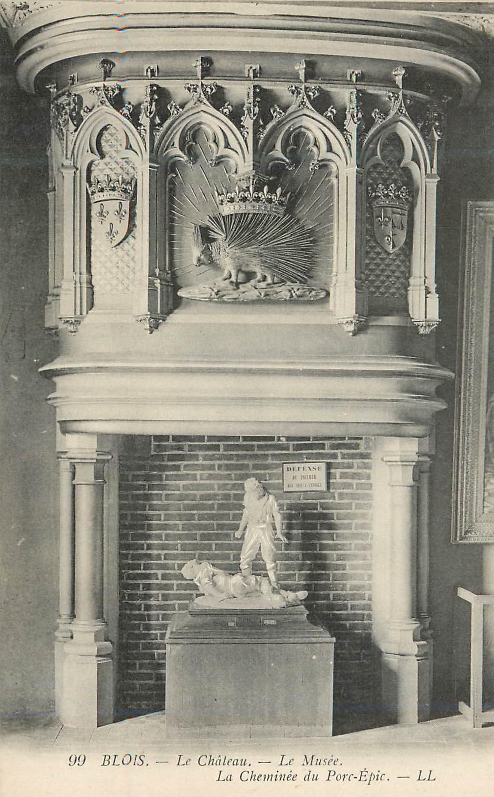 Blois — Le Château — Le Musée. La Cheminée du Porc-Épic — LL