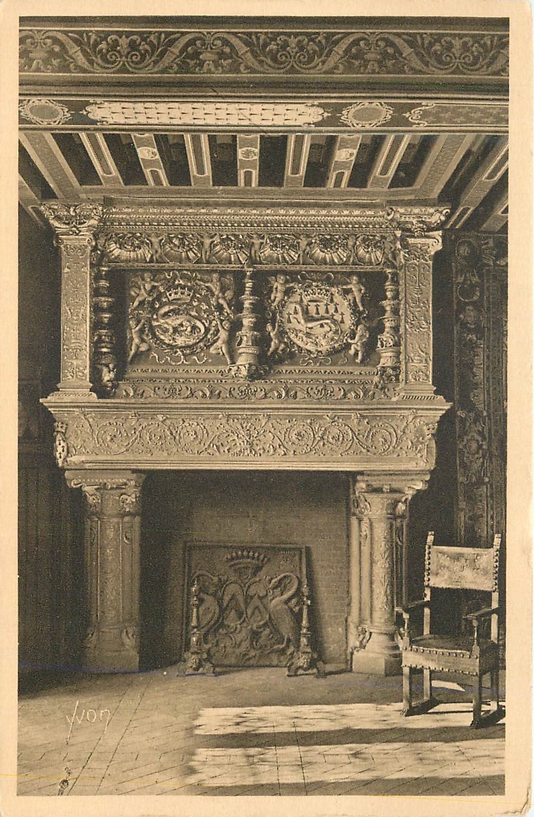 CPA La Douce de France Chateau de Blois Salle d'Honneur (Detail d'Une Cheminee)