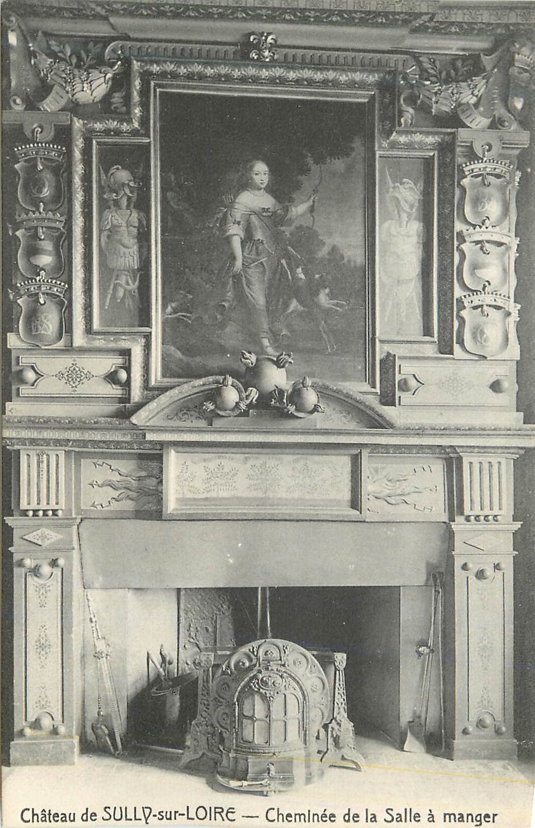 CPA Chateau de Sully sur Loire Cheminee de la Salle a Manger