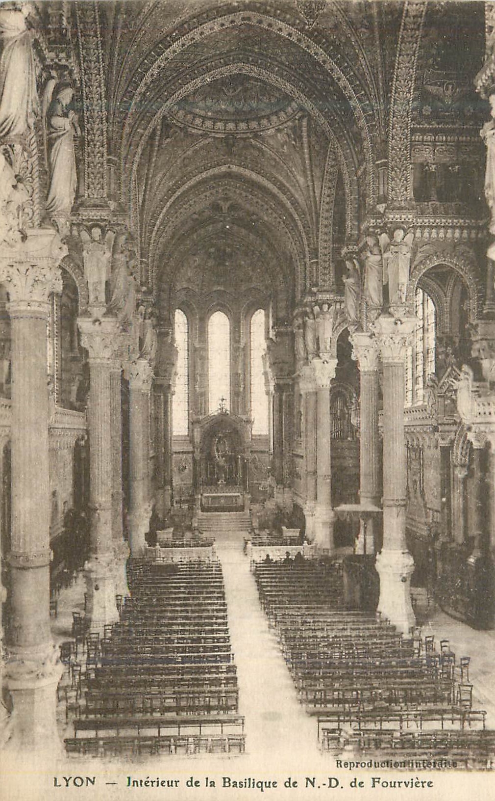 CPA Lyon Interieur de la Basilique de N D de Fourviere