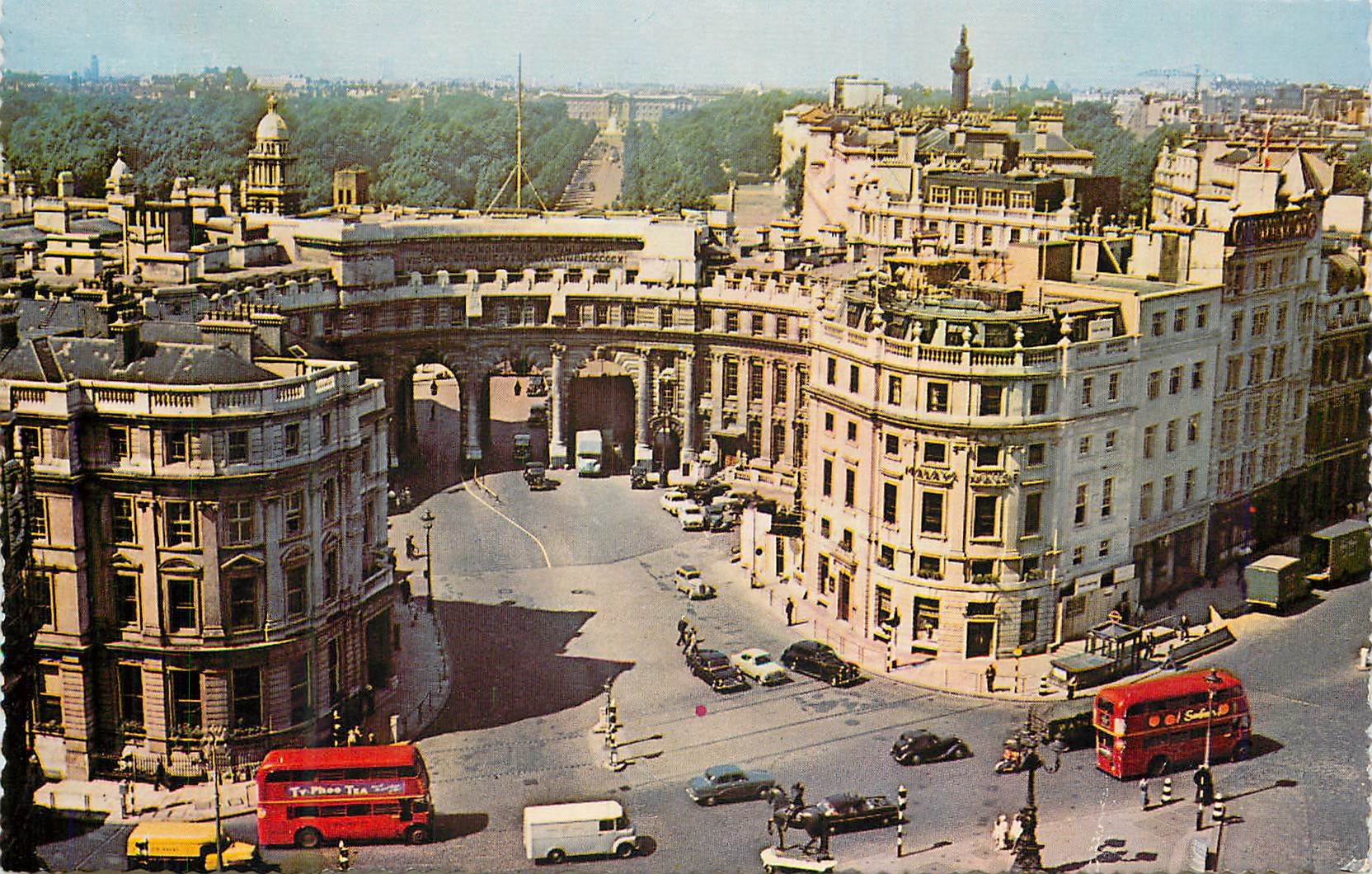 CPM Admiralty Arch and the Mall London