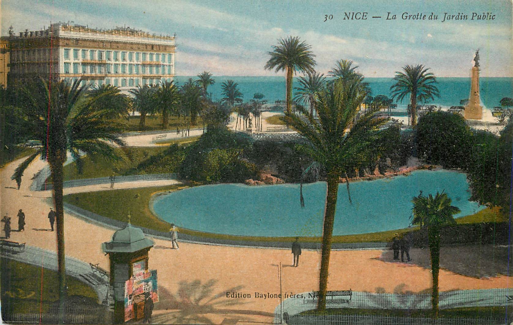 CPA Nice la Grotte du Jardin Public